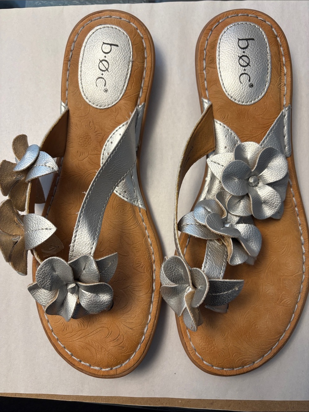 boc Silver Floral Leather Thong Sandals
